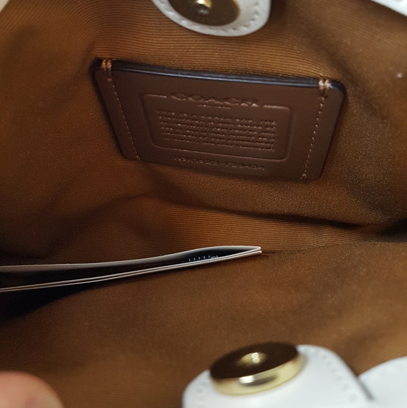 Coach signature c crossbody bag. - Picture 7 of 8